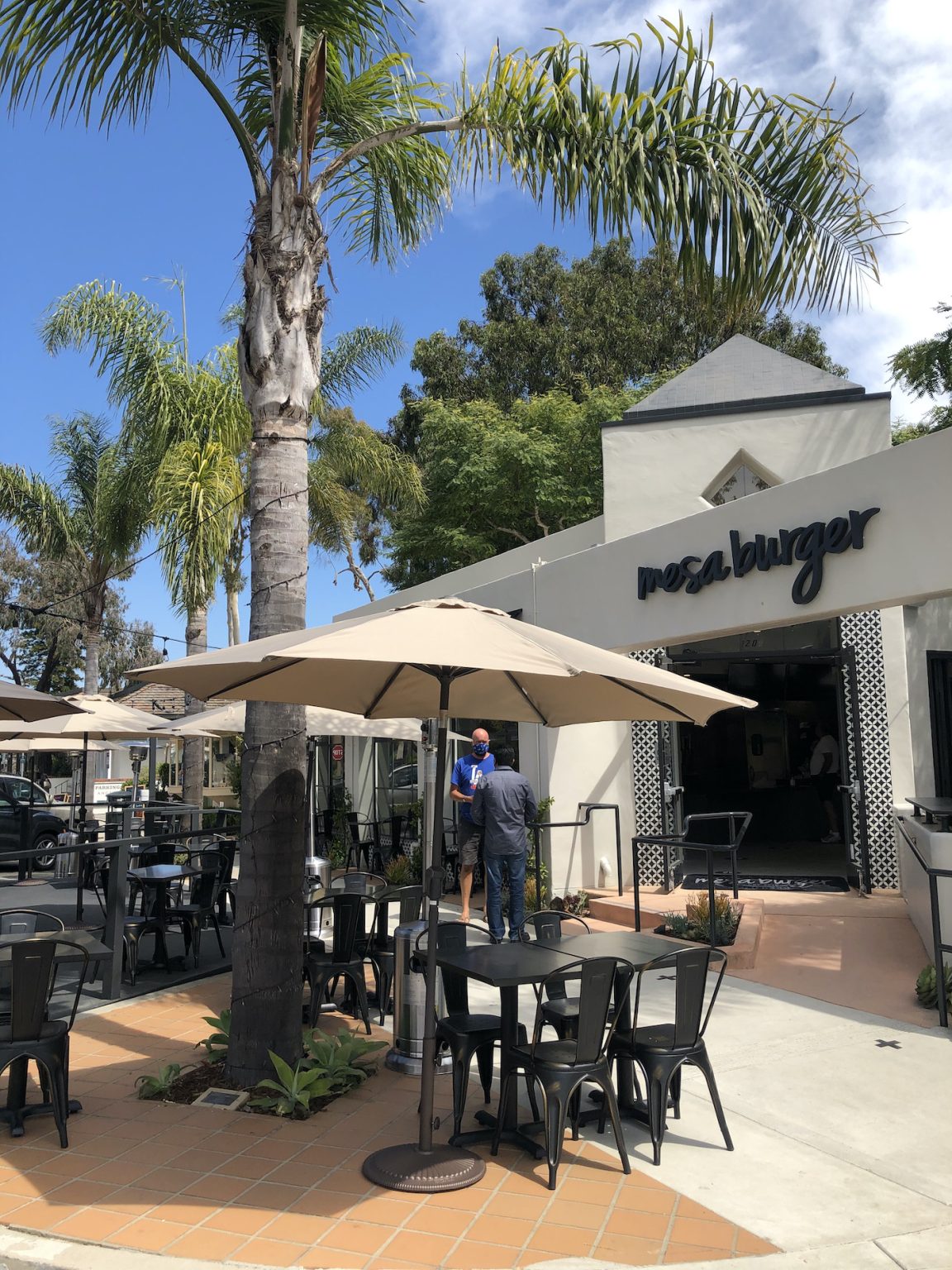 coast-village-mesa-burger-closes-montecito